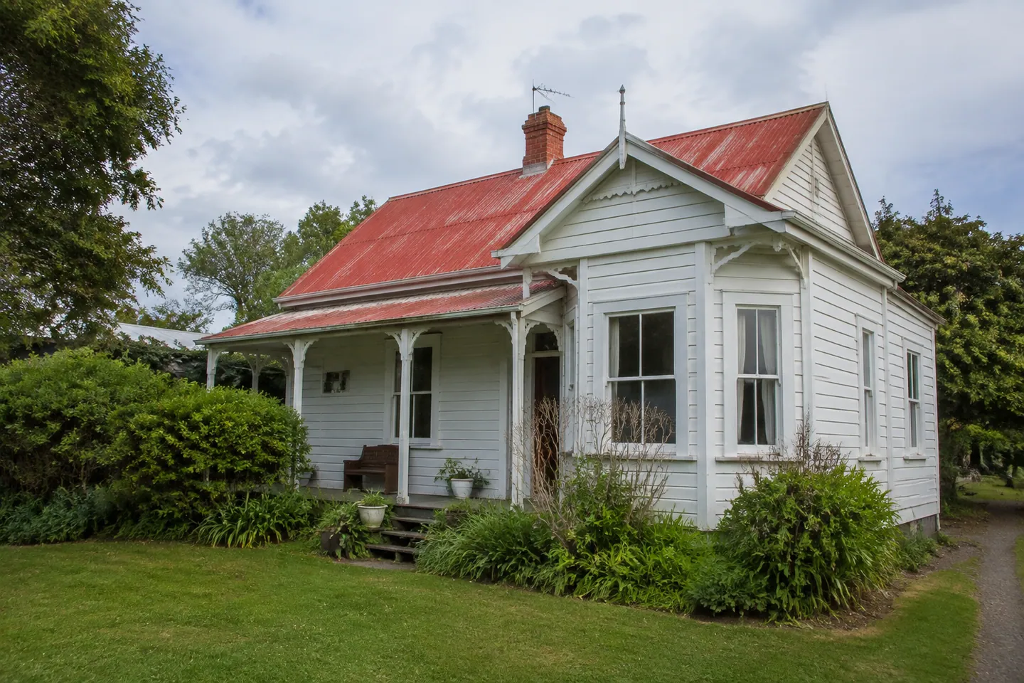 Illustrative image for repair or replace your roof?